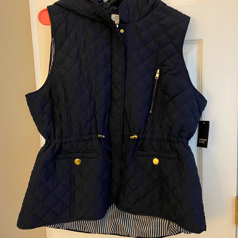 Crown & Ivy quilted vest